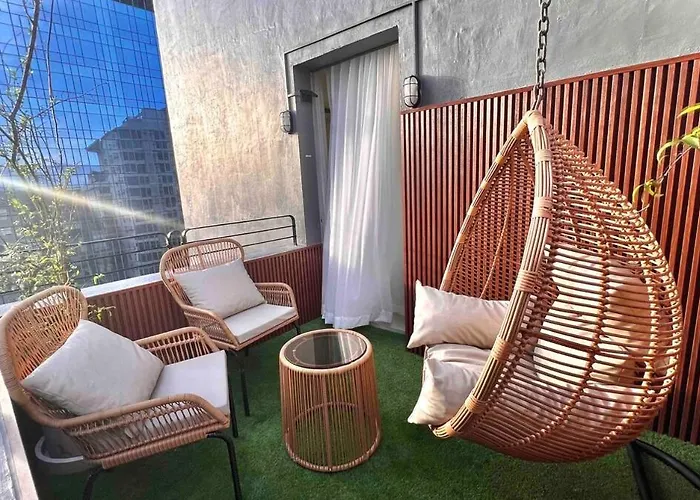 Apartment 3 Bedroom Beautiful And Spacious Penthouse In Makati