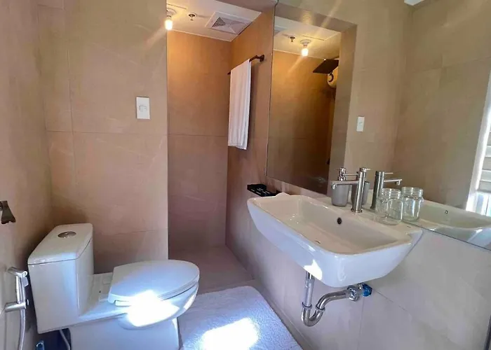 3 Bedroom Beautiful And Spacious Penthouse In Makati Apartment