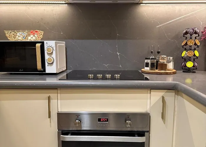 3 Bedroom Beautiful And Spacious Penthouse In Makati Manila